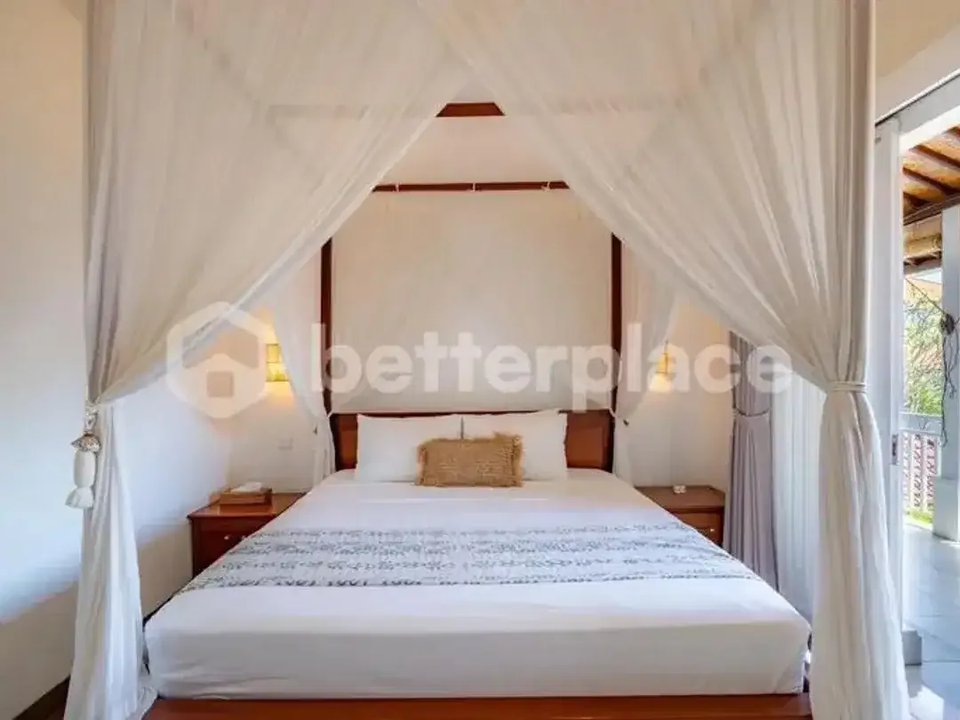Modern Balinese Villa in Peaceful Canggu - Berawa 4 Bedrooms with Charming Design - Image 8 of 10
