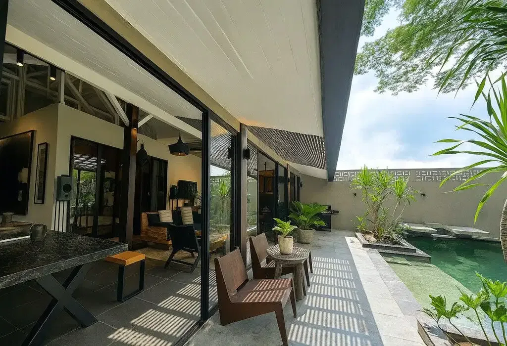 LEASEHOLD | TROPICAL JOGLO 3 BEDROOM VILLA WITH ICONIC ARCHITECTURE IN CEMAGI - Image 4 of 10