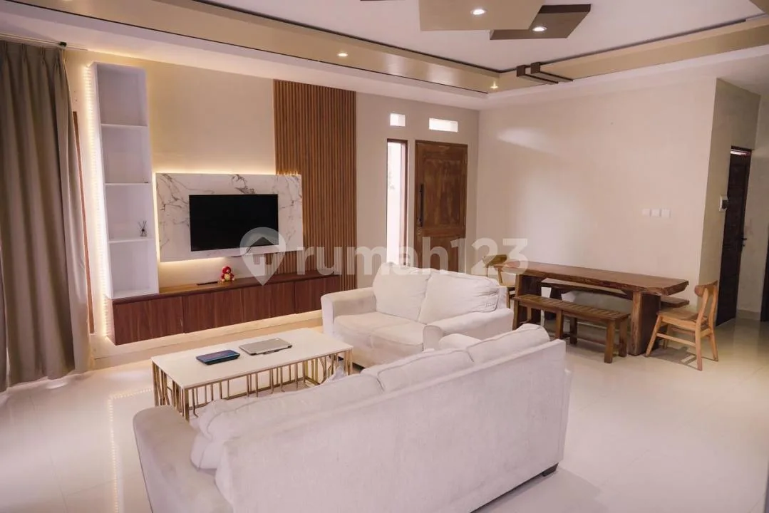 Disewakan Villa Ekslusif 4 Kamar Tidur Area Sejuk Nusa Dua - Image 1 of 4
