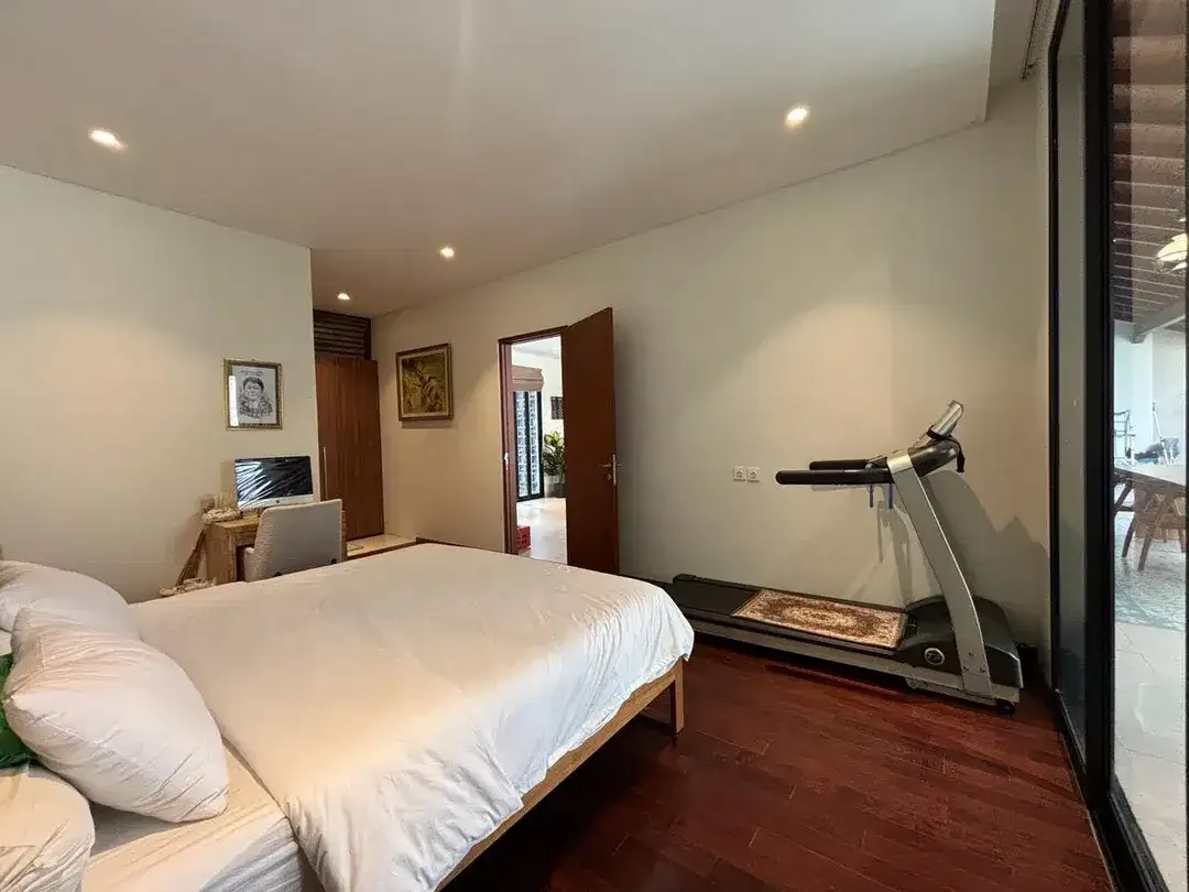 COZY PRIVATE VILLA IN SEMINYAK KUNTI - Image 2 of 10