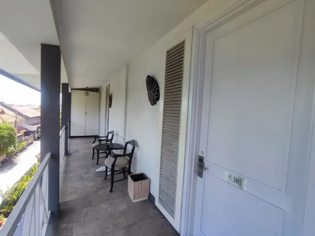 Dijual Hotel 3 Lantai Dengan Resto Di Petitenget Badung Bali - Image 2 of 7