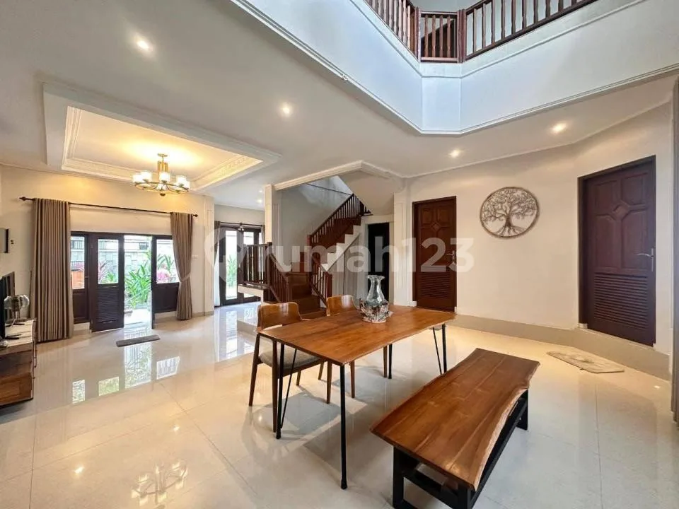 Rumah Mewah Furnished dengan Kolam Renang di Umalas, Badung - Image 2 of 4