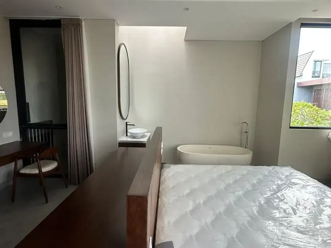 Brand New Villa Modern Tropis 3 Lantai Canggu 5 Menit menuju Pantai Batu Bolong Canggu - Image 6 of 10