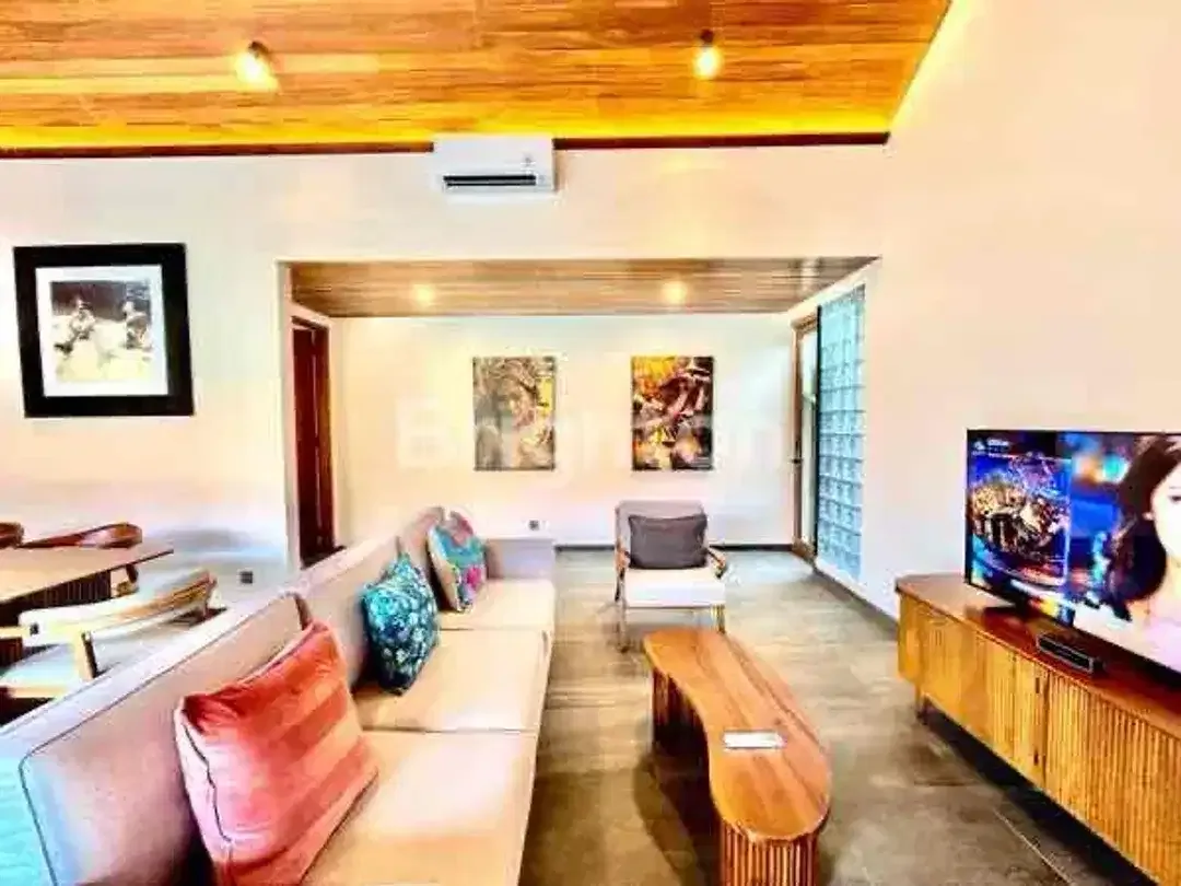 3 BR TROPICAL VILLA FULL FURNISHED IN SANUR BEACHSIDE - Image 5 of 8