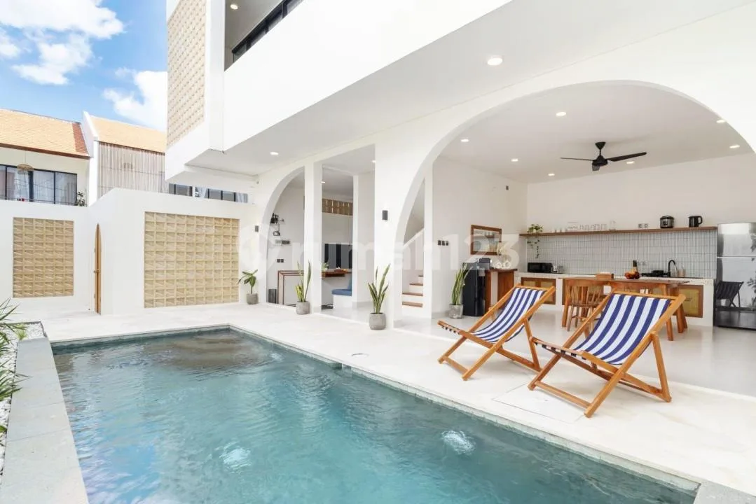 Modern Tropical Mediteranean Style Villa At Cluster Onegate System Area Jalan Batan Kangin , Padonan Canggu Near Batu Bolong Canggumodern Tropical Mediteranean Style Villa At Cluster Onegate System - Image 1 of 4