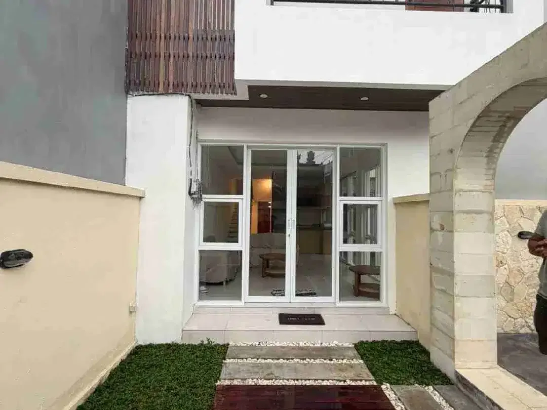 Villa Modern Minimalis Dekat Pantai Berawa - Image 1 of 10