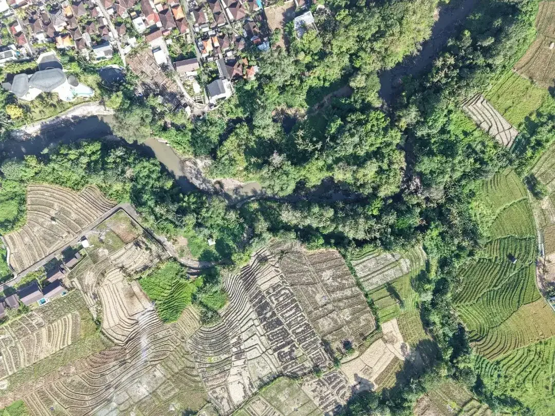 Rare riverside land in the peaceful and rapidly growing area of Kaba Kaba - Image 2 of 10
