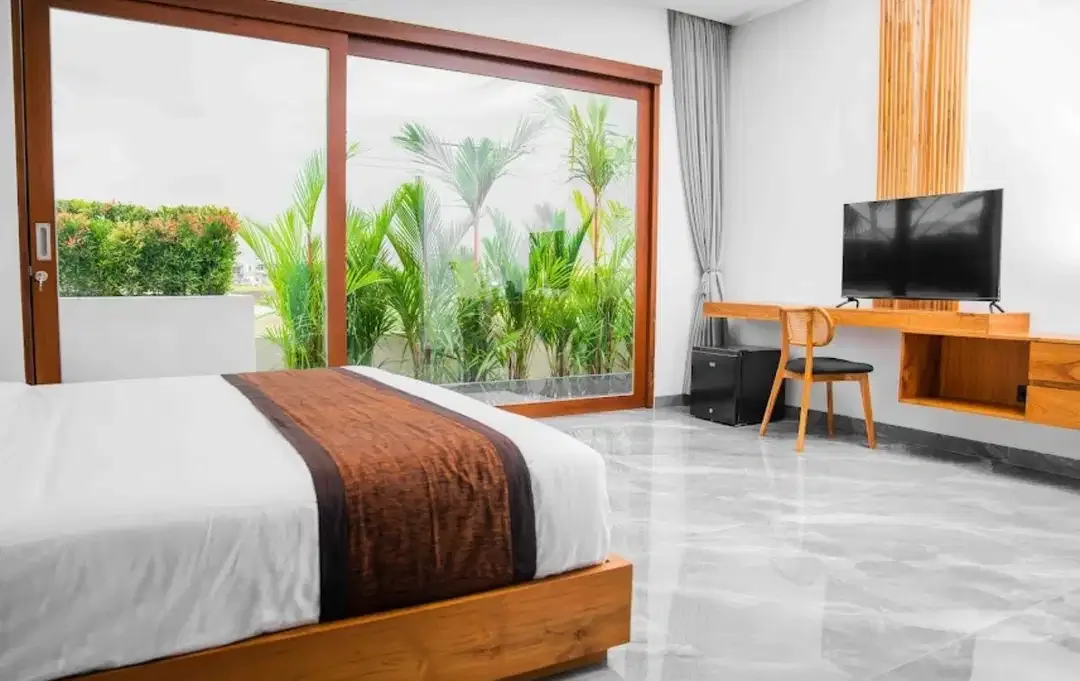 MODERN 5-BEDROOM VILLA FOR SALE – CANGGU BATUBOLONG - Image 4 of 10