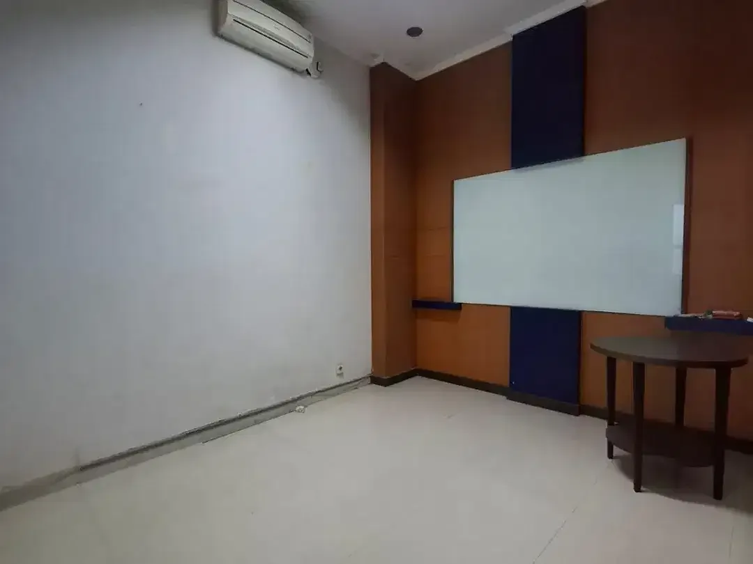 Dijual dan Disewakan Ruko 3 Lantai di Raya Puputan Renon - Image 5 of 10