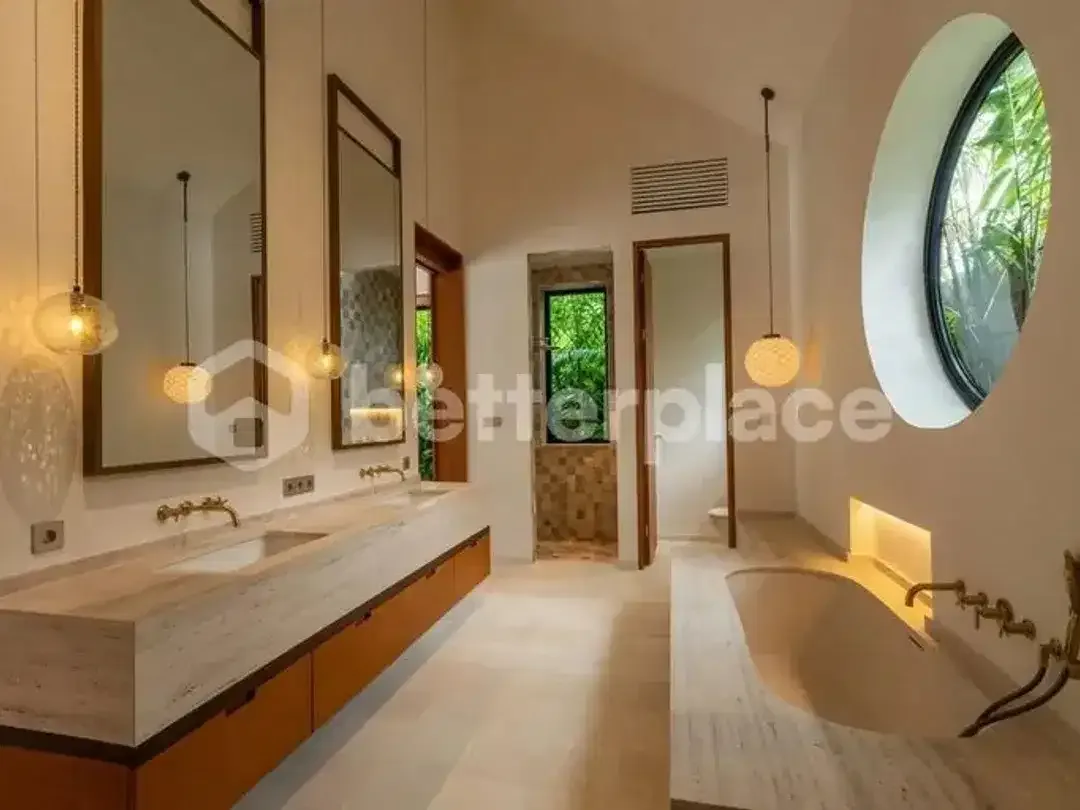 Grand Luxury 5-Bedroom Villa in Tumbak Bayuh – Private Estate Near Canggu & Pererenan - Image 7 of 10