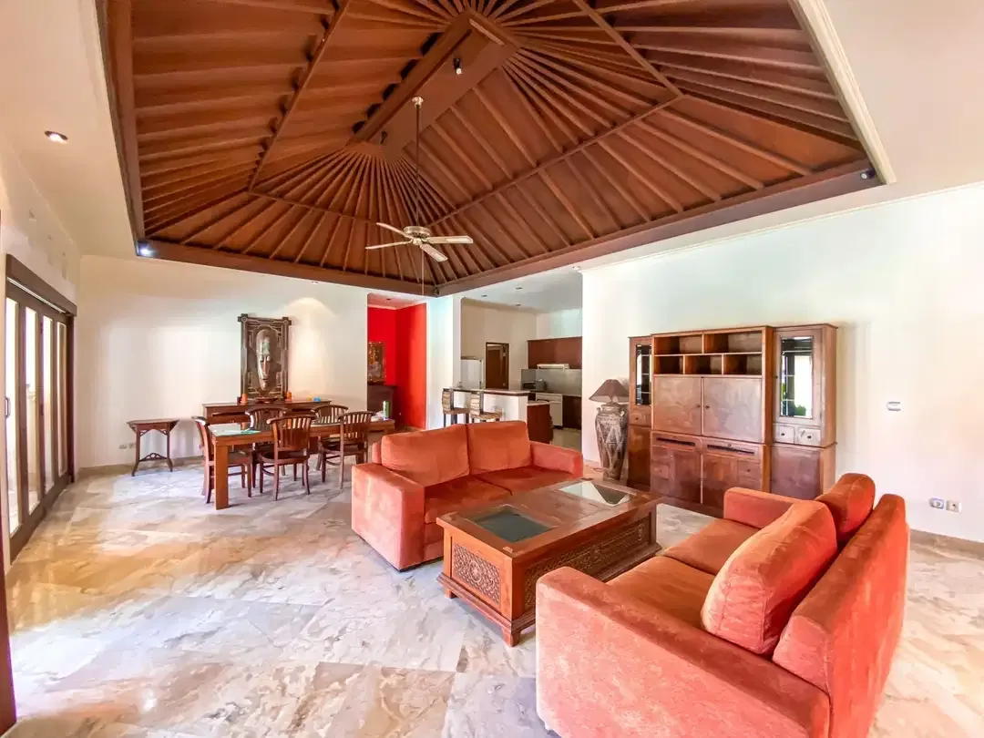 PRIVATE BALINESE STYLE VILLA AT ONE GATED AREA BENOA - Image 10 of 10