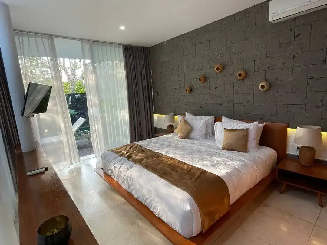 FOR SALE VILLA LUXURIOUS AT PECAYTU - Image 4 of 10