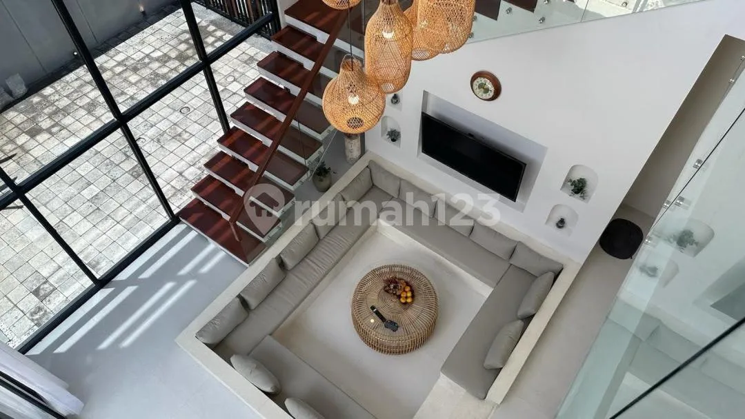 Villa 2,5Lt Full Furnished Pool Kawasan Elite Strategis di Canggu - Image 3 of 4
