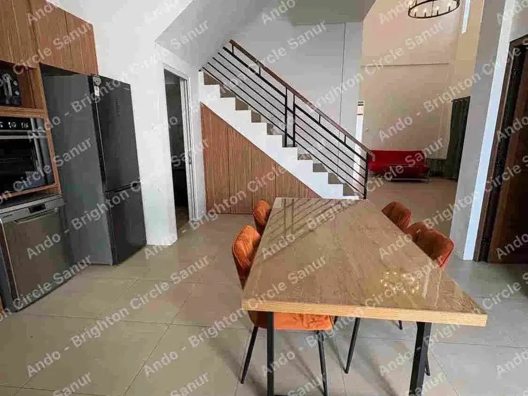 RUMAH MODERN 4 KAMAR TIDUR YANG BARU DIRENOVASI DAN DILENGKAPI PERABOT DI SANUR - Image 4 of 10