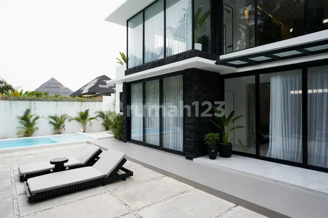 2Br Modern Villa, Jungle View & Two Living Rooms In Ubud - Image 1 of 4