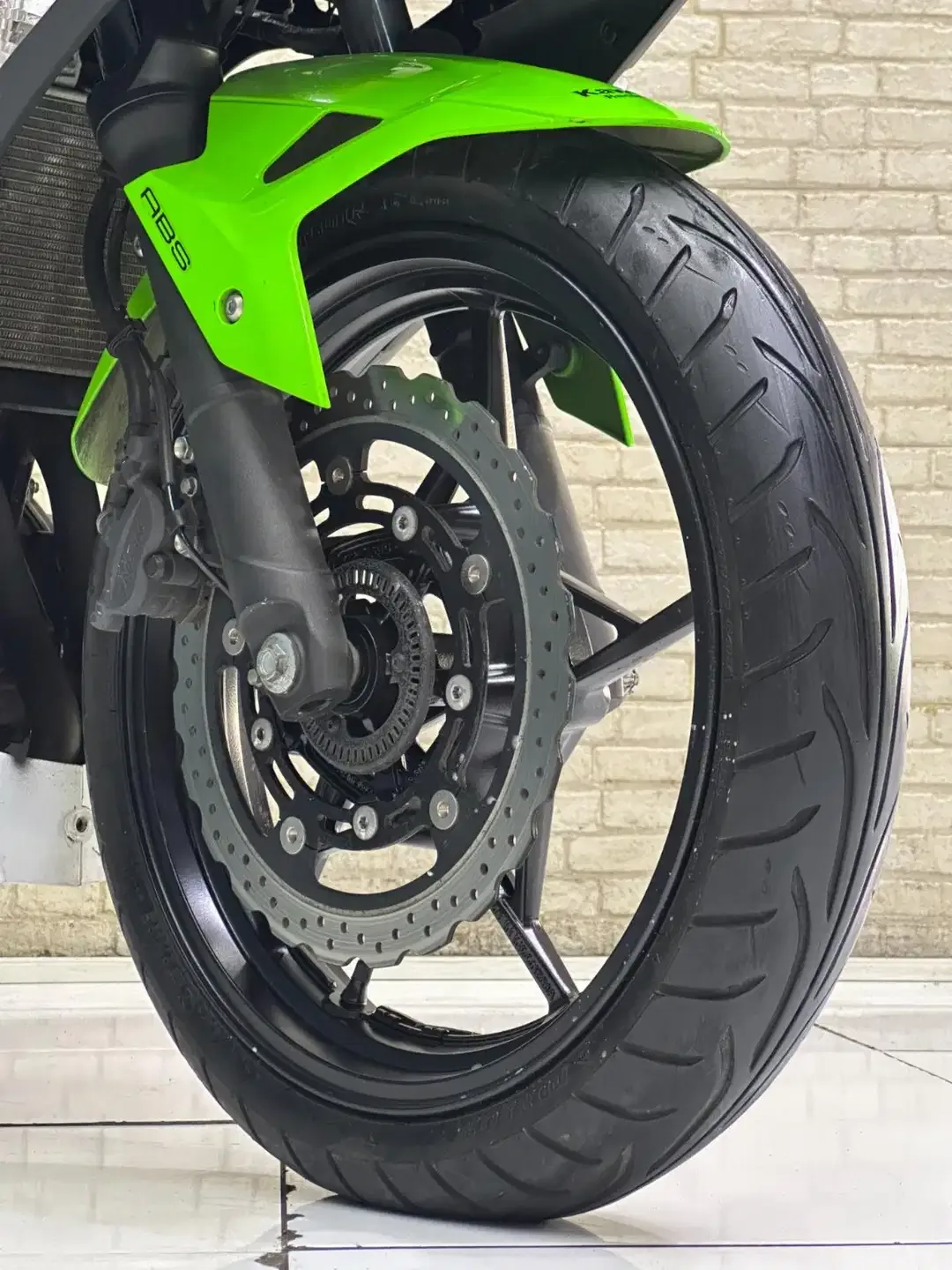 KAWASAKI NINJA 250 FI ABS KEYLESS TH 2023 LIVERY KRT EDITION - Image 5 of 10
