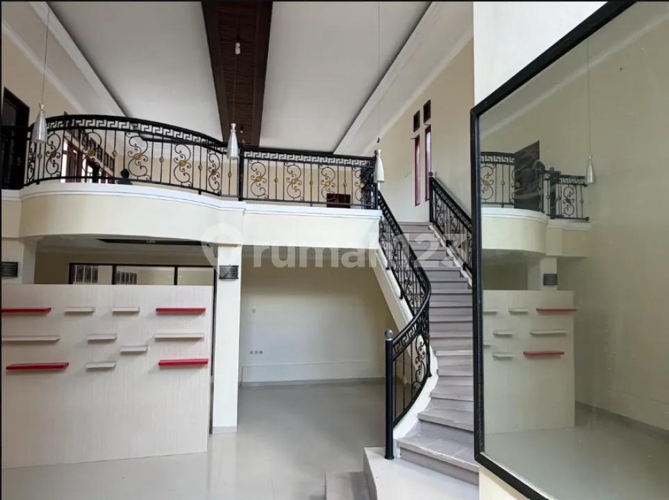 Jual Rumah Baru Direnovasi di Kerobokan Kelod, Bali. Akses Mudah ke Seminyak, Canggu, dan Denpasar - Image 2 of 4