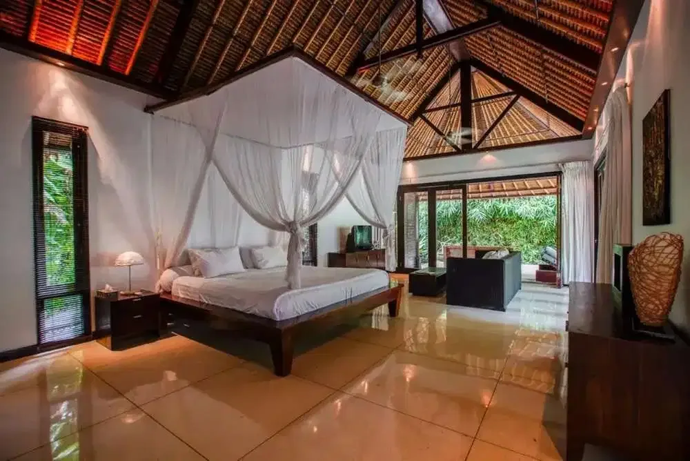 ONE OF BEST VILLAS COMPLEX PERERENAN BALI - Image 9 of 10