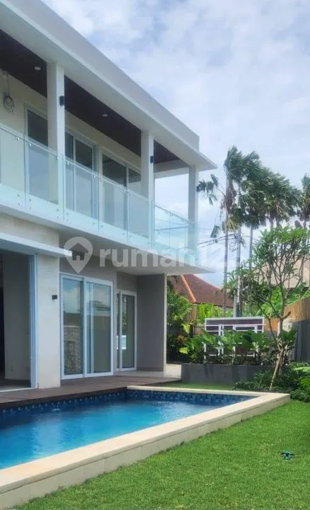 Villa Mewah View Sawah Lokasi Strategis Dekat Pantai di Berawa - Image 1 of 4