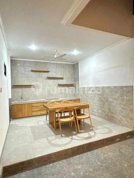 Rumah Modern 2 Lantai Seminyak | Nyaman dan Strategis - Image 3 of 4