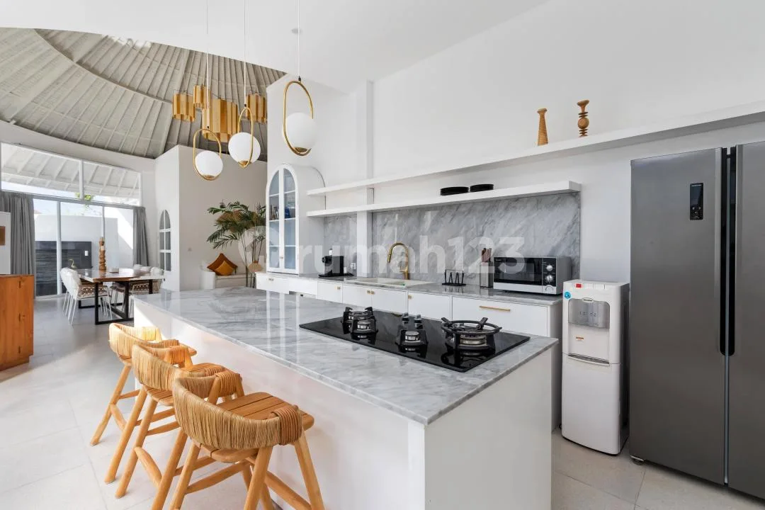 Villa Mewah Strategis di Pusat Berawa Dekat Pantai, Canggu Canggu, Badung Ãâ¬" Bali - Image 4 of 4
