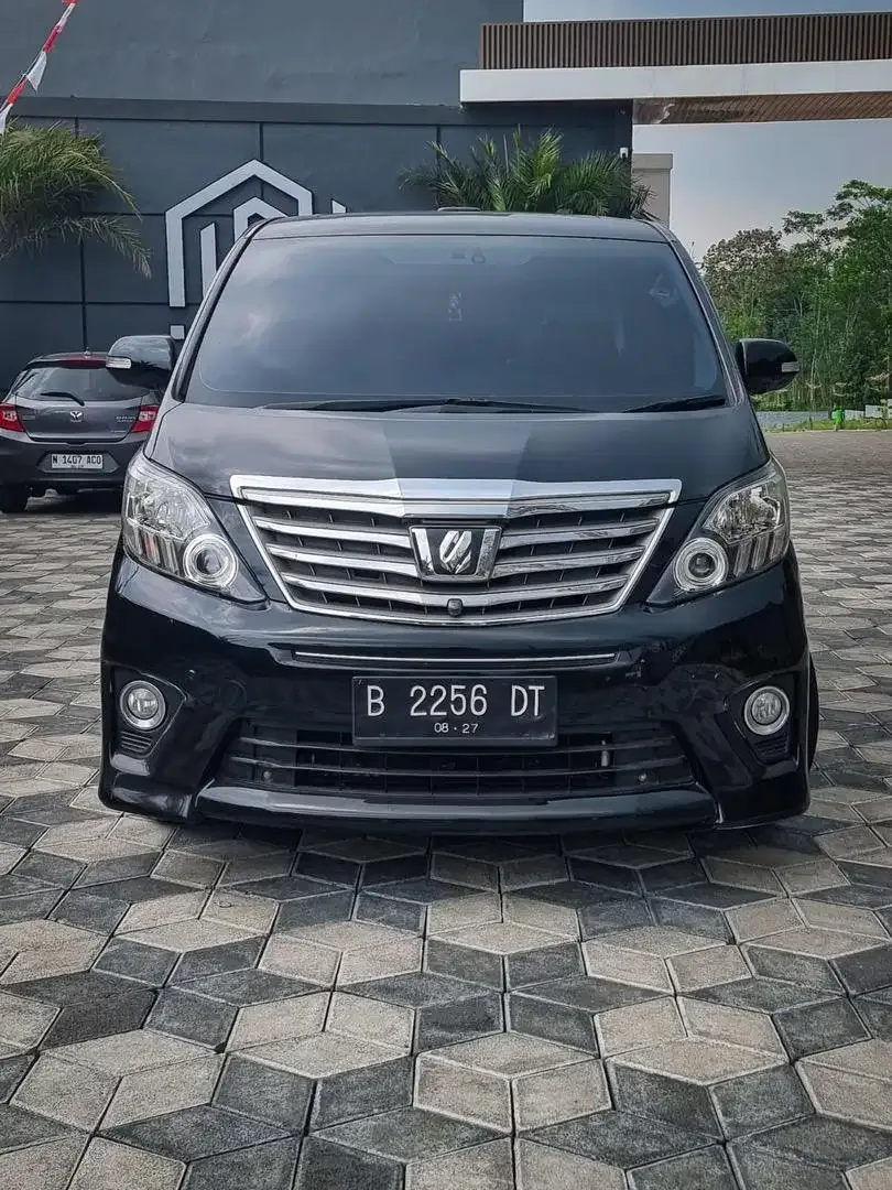 Toyota Alphard 2.4 SC Premium Sound A/T CBU 2012 Japan Spec Koko Motor - Image 4 of 10