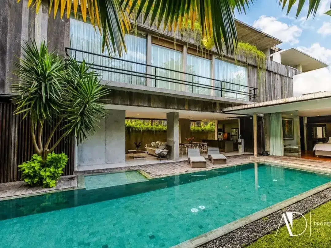 FREEHOLD | CONTEMPORARY TROPICAL 3-BEDROOM VILLA IN BERAWA, CANGGU - Image 1 of 10