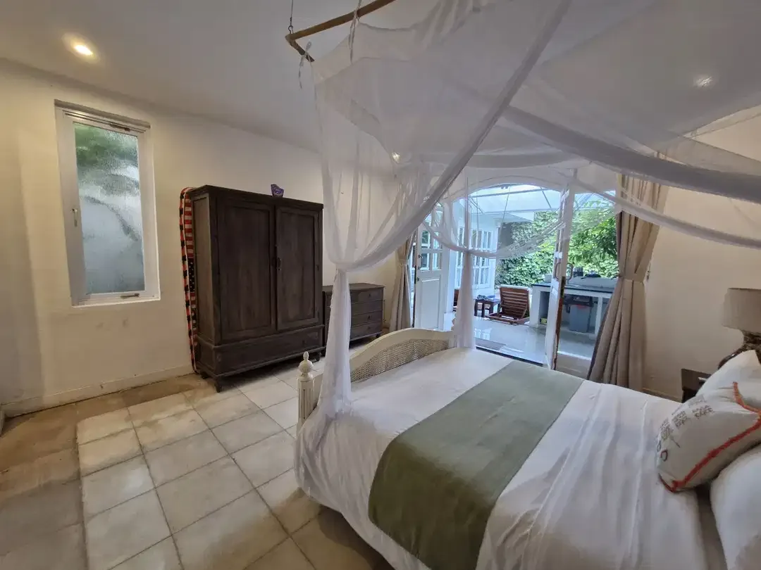 JUAL VILLA CANGGU BERAWA NEAR BEACH SHM FULLY FURNISHED - Image 9 of 10