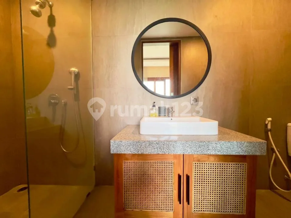3 Bedrooms Modern Minimalist Style Rice Field View Location Strategic At Pererenan Canggu - Image 4 of 4