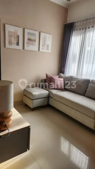 Rumah Semi Furnished 2 Lantai 4+1 Kamar Seminyak - Image 2 of 4