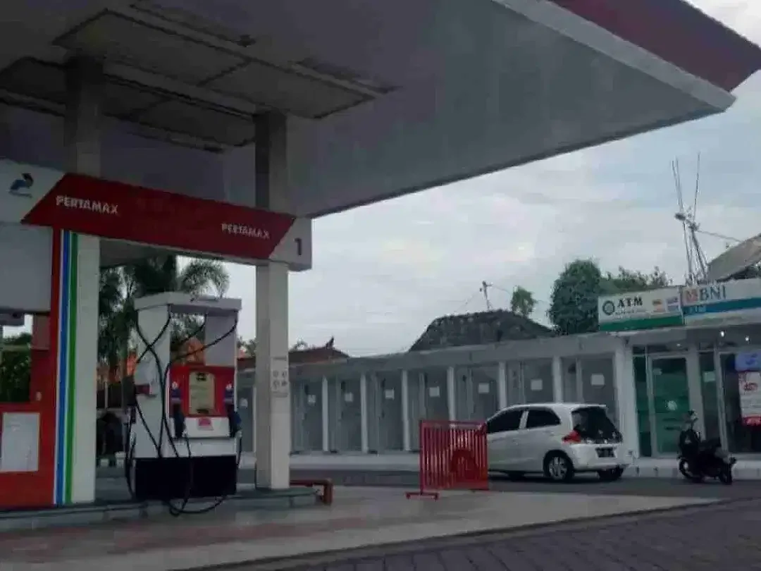 SPBU Aktif di Jalan Utama WR Supratman Denpasar - Image 2 of 6