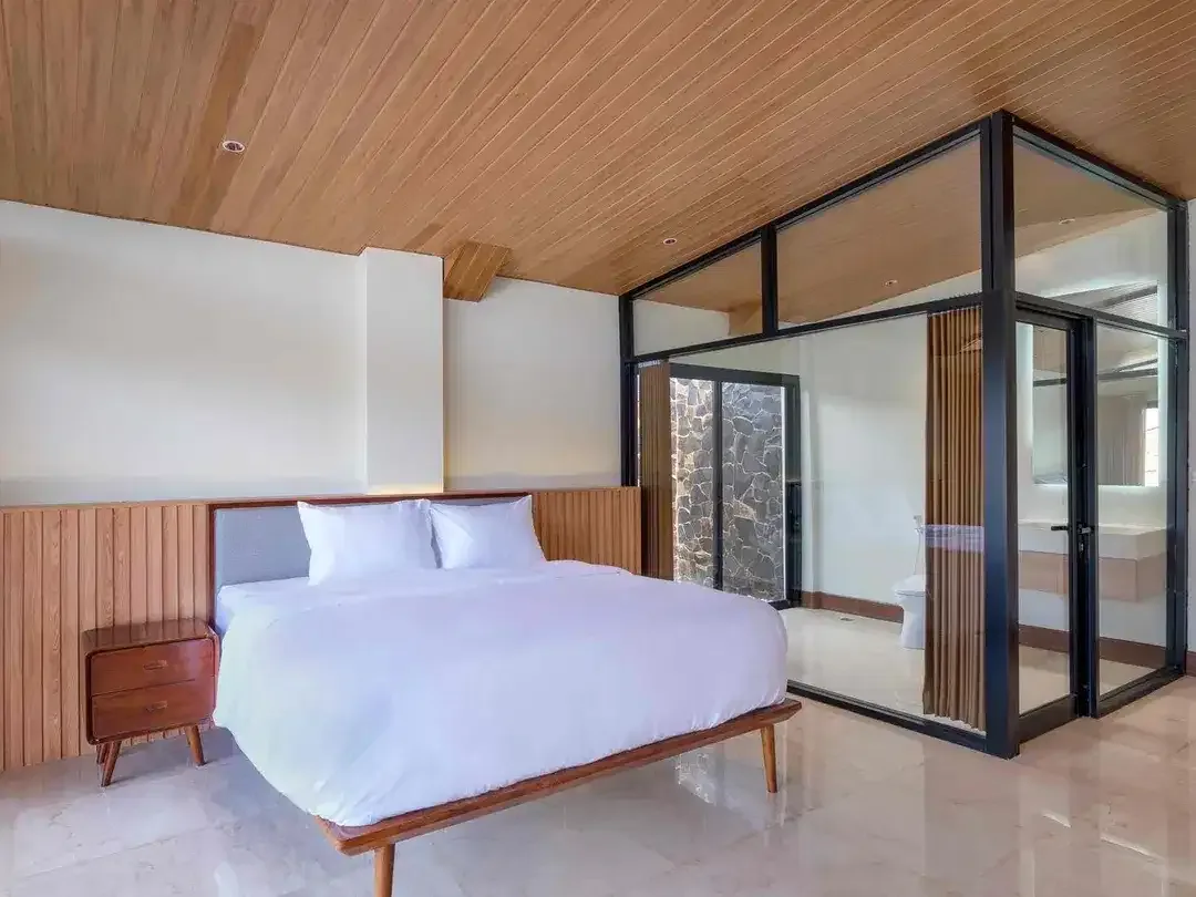 4 BEDROOMS OCEAN VIEW VILLA AT SANUR - Image 7 of 10