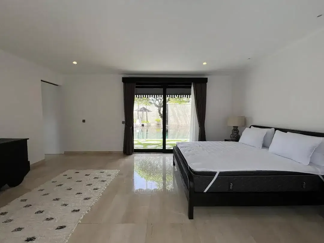 Luxury 7 Bedroom Villa – Walking Distance to Batu Belig Beach - Image 4 of 10