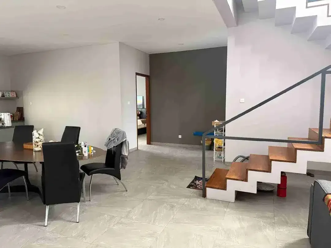 RUMAH MEWAH TUNJUNG TUTUR VIEW SAWAH
JUAL RUMAH SEMI VILLA MODERN MINIMALIS
LOKASI AREA JALAN TUNJUNG TUTUR PAGUYANGAN DENPASAR UTARA - Image 7 of 10