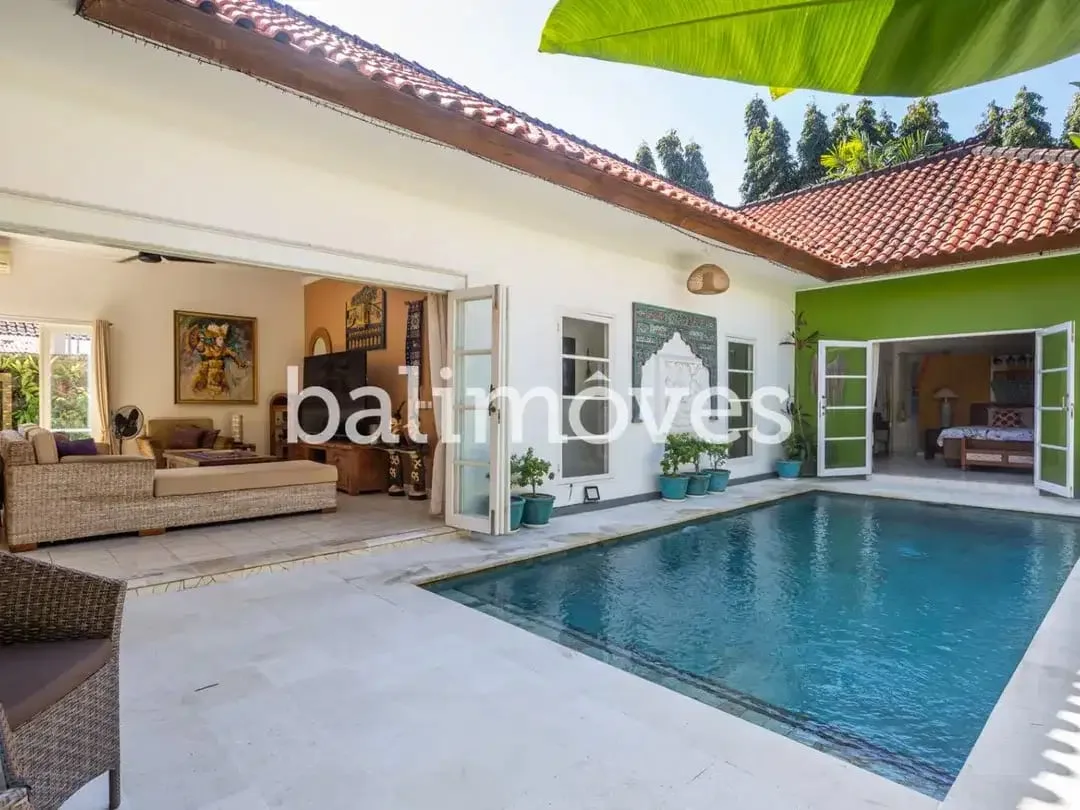 Dijual: Vila Empat Kamar Tidur yang Memukau dengan Status Hak Sewa di Area Pantai Sanur - Image 4 of 10