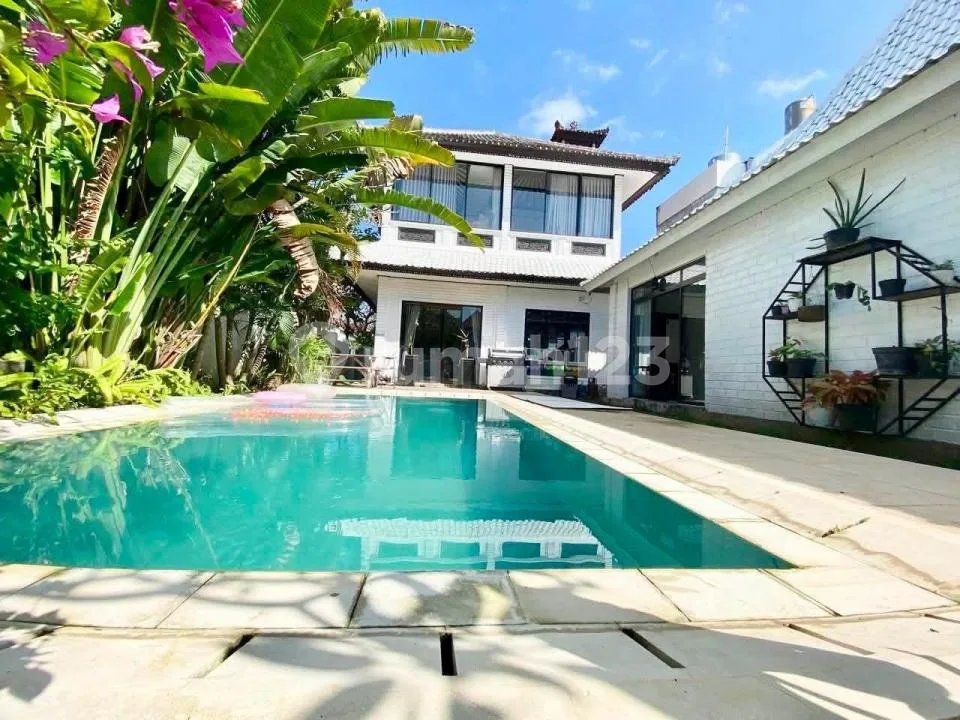 Seminyak Villa - Image 2 of 4