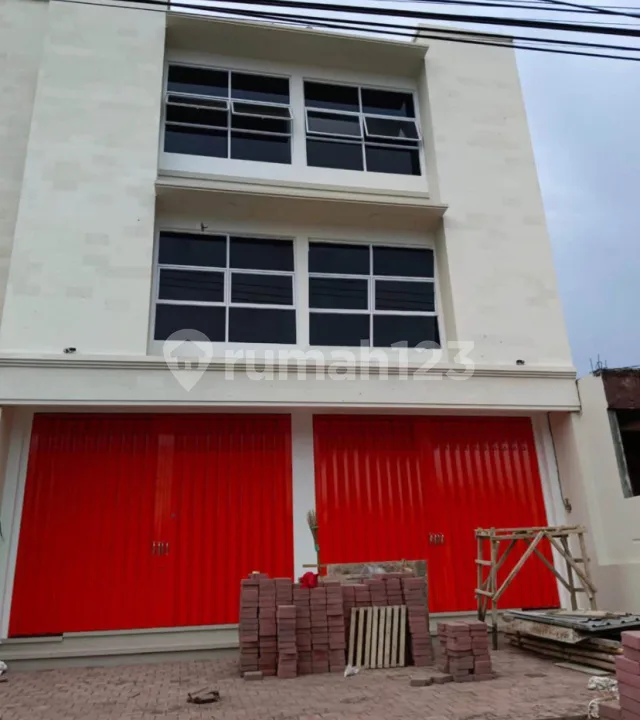 Ruko Baru 3 Lantai Ada 2 Unit Di Buluh Indah Jl - Image 1 of 4