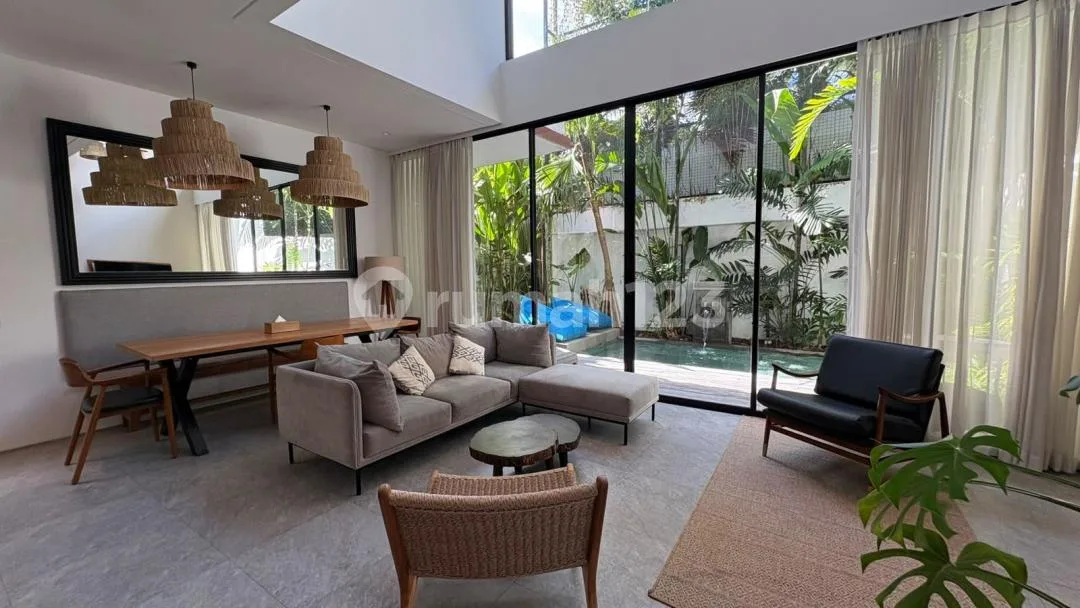 For Rent - Spacious 3Br Villa With Pool In Tumbak Bayuh Canggu - Image 2 of 4