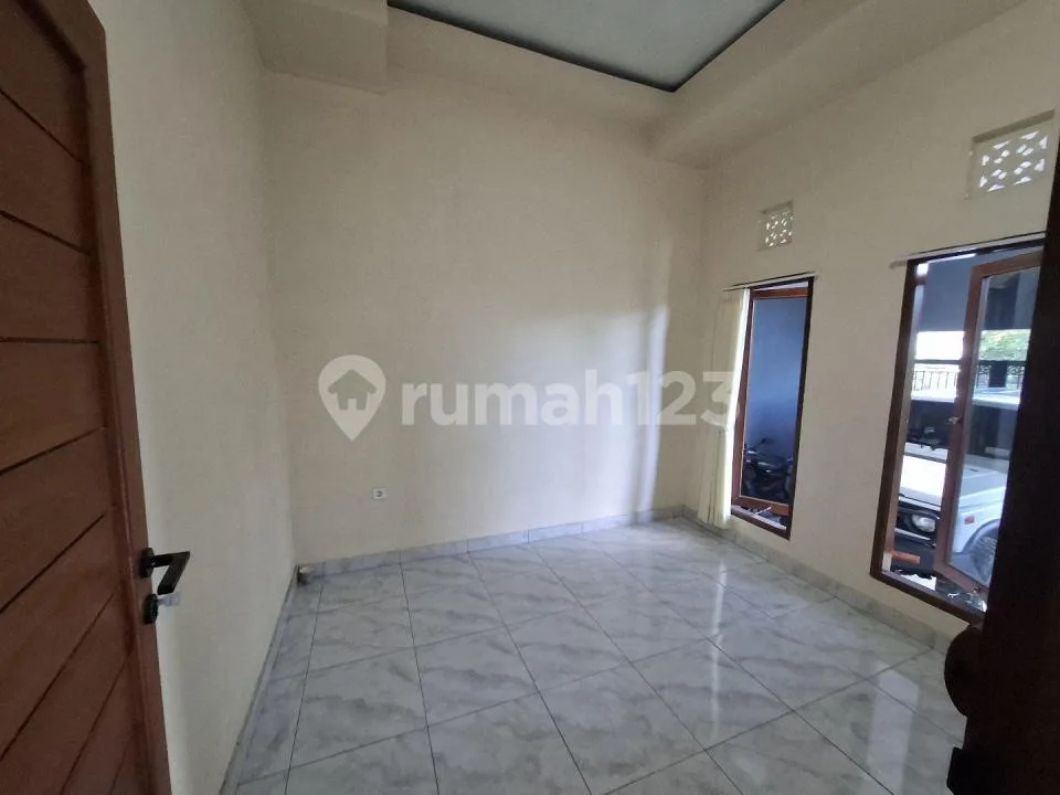 Rumah Besar Unfurnished di Mengwi Cocok Buat Keluarga Besar - Image 4 of 4