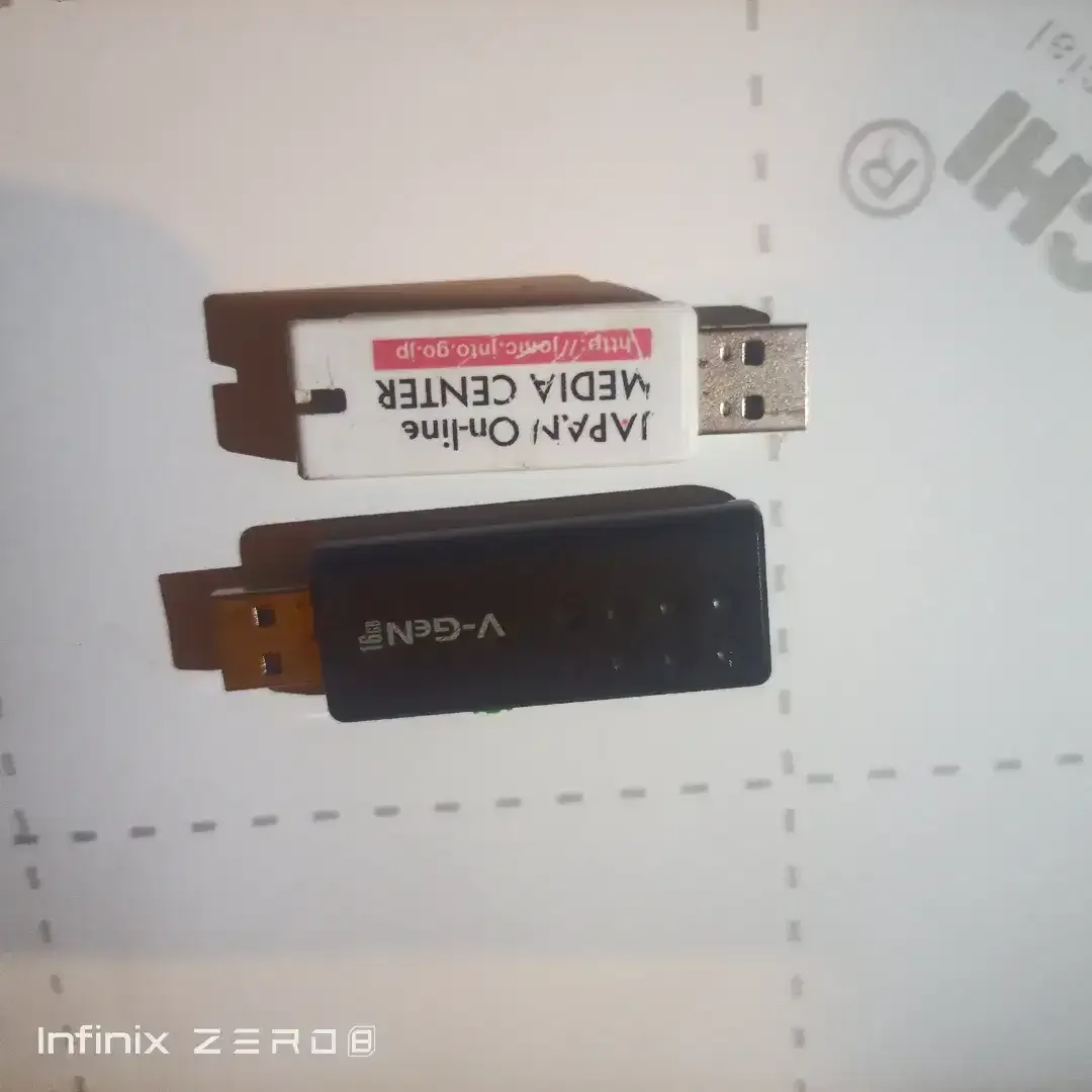 Flashdisk lama bekas di kasih turis 4gb dan 16gb - Image 2 of 2