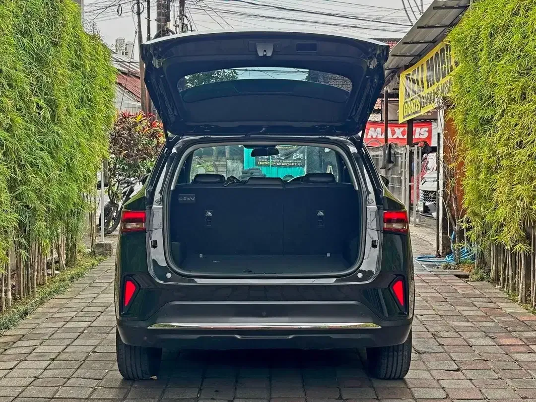 Hatchback Canggih | Wuling Alvex EX Sunroof Metik 2023 Hitam - Image 8 of 10