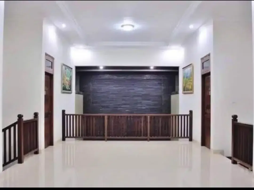 Dijual Rumah Mewah 8Kamar Kawasan Elite Moh Yamin Renon Denpasar - Image 7 of 10