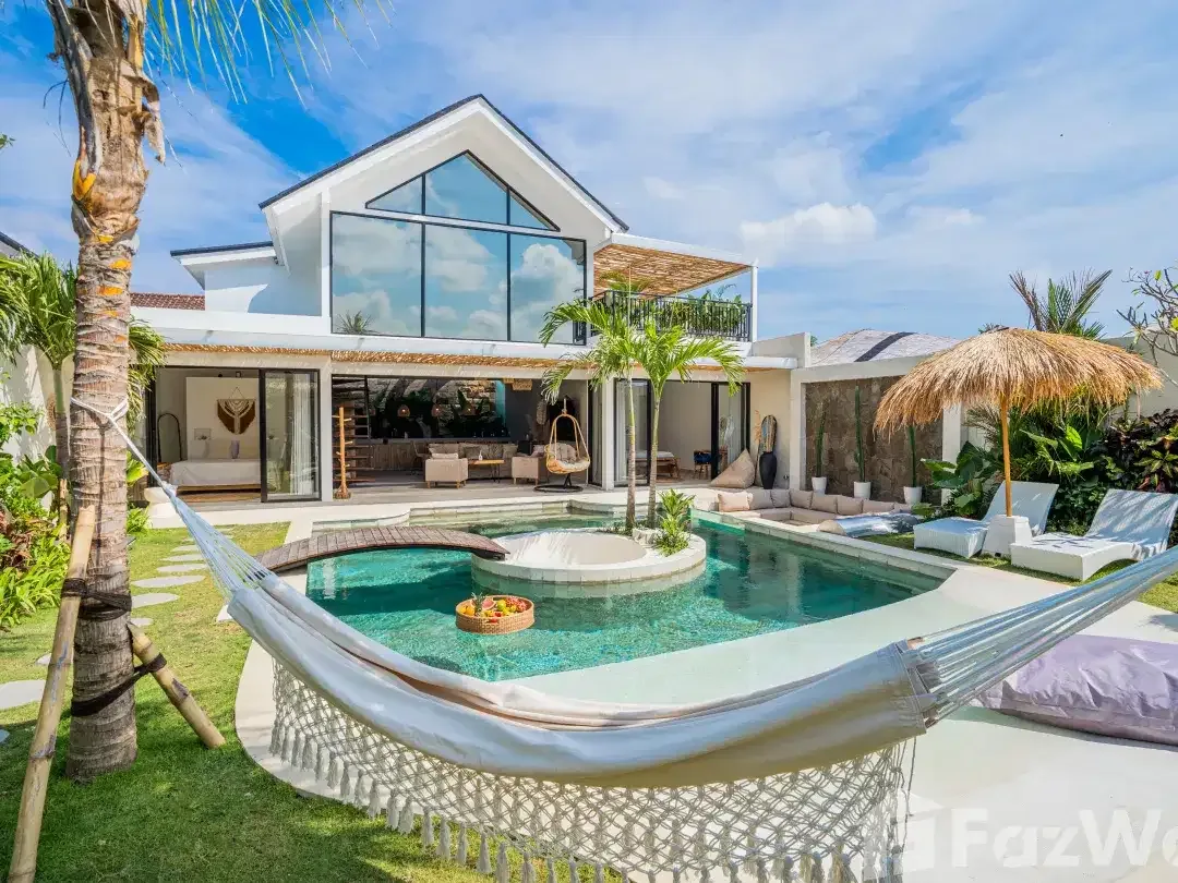 4 Bedroom Villa for sale in Kerobokan, Bali - Image 2 of 5