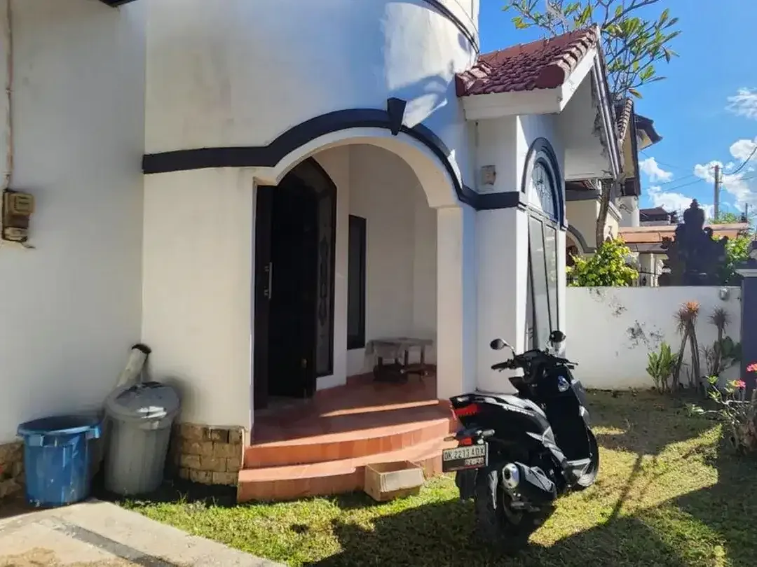 Rumah dijual harga murah, lokasi bagus area Denpasar. - Image 1 of 10