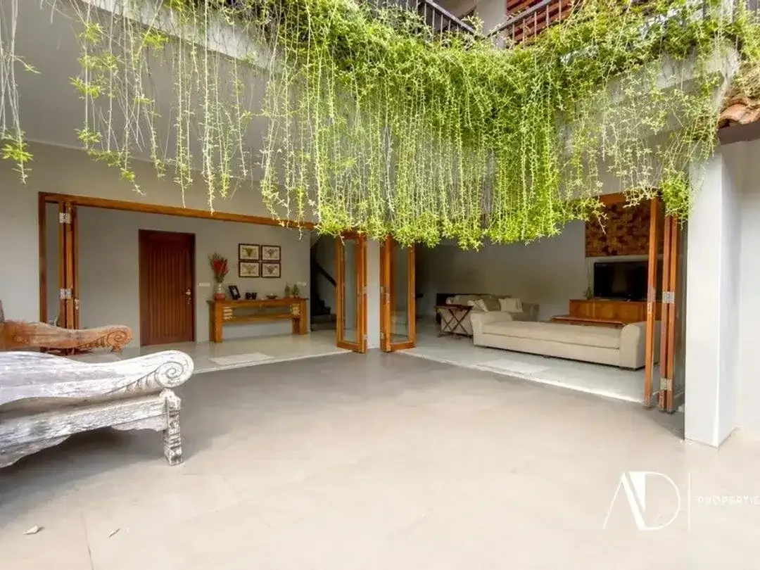 FREEHOLD | 5-BEDROOM TROPICAL VILLA IN PETITENGET - Image 7 of 10