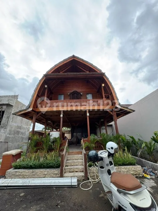 Disewakan Villa Joglo di Kedampang Kerobokan. LT 70M2. Harga 150 Juta Pertahun - Image 2 of 4