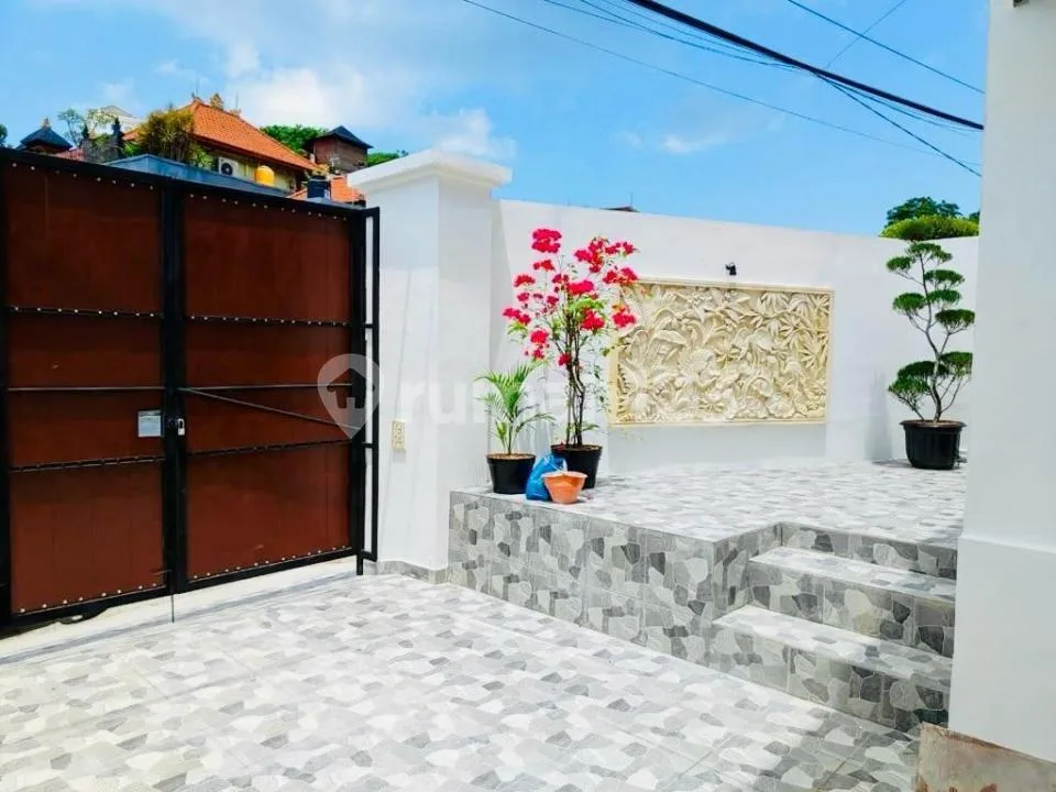 Modern House Semi Villa Located On Taman Griya Jimbaran - Image 2 of 4