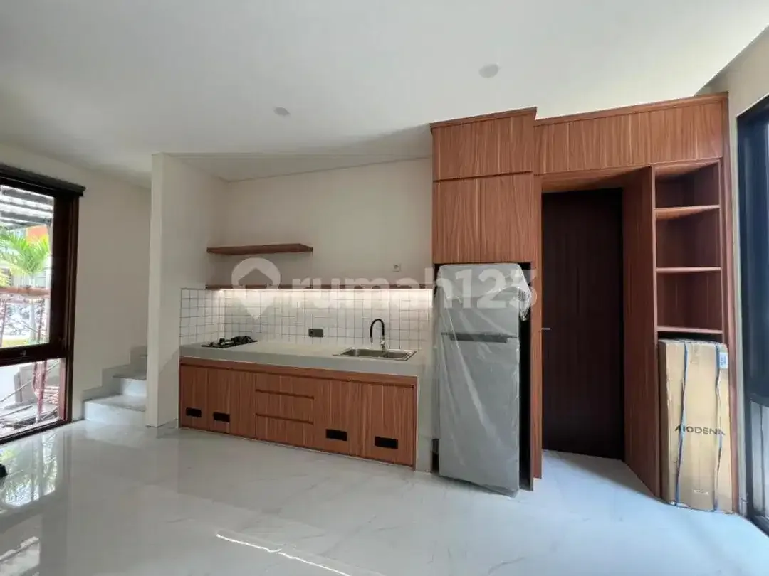 Freehold Modern House One Gate System Near Toll Gate Sanur - Image 3 of 9