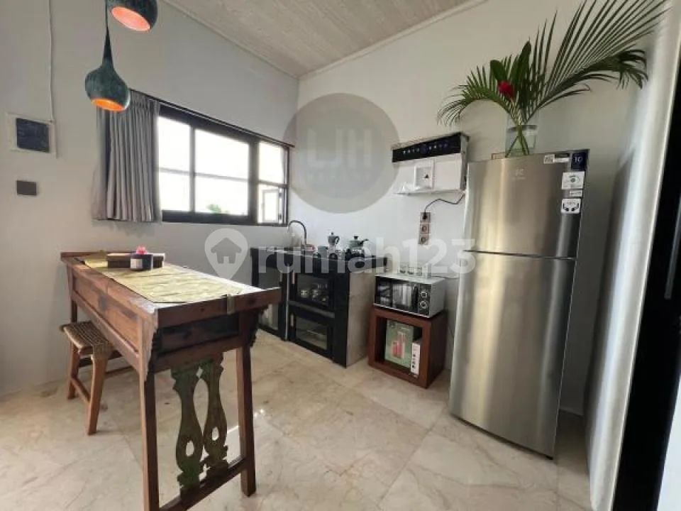 Luxury Guest House for Sale With 4 Bedrooms, Furnished, Strategic Location, Close to Munggu Beach - Image 4 of 4