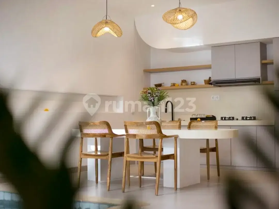 Luxury Mediteranian Villa For Sale In Canggu Only 5 Menit To Brawa Beach - Image 8 of 10
